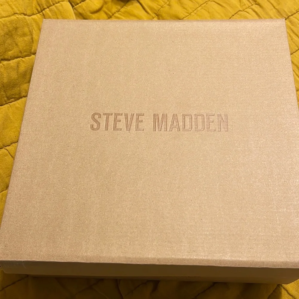 NIB Steve Madden Fur Bootie - Picture 5 of 6